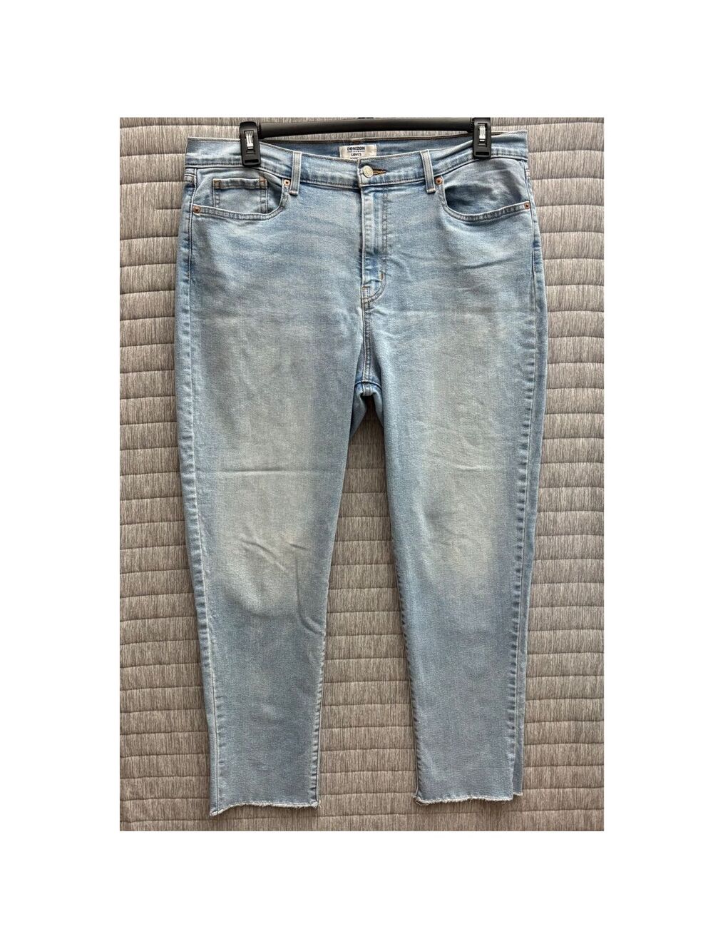 Denizen Levi's Light Wash Cropped Boyfriend Jeans Women's 16 Raw Hem High Rise